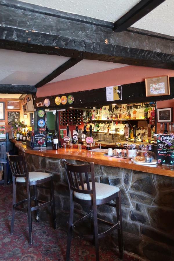 The Lamb Inn Crediton Eksteriør billede